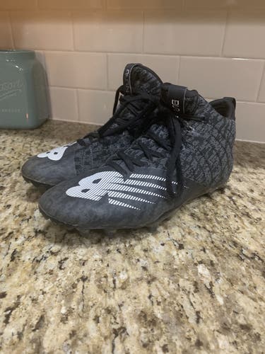 New Balance Unisex Lacrosse Cleats Burn X2 Mid / Size 6.5 Youth (7.5 Women’s Size)