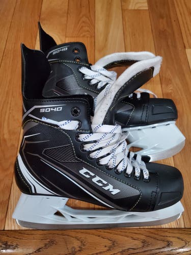 Senior Used CCM Tacks 9040 Hockey Skates Size 8