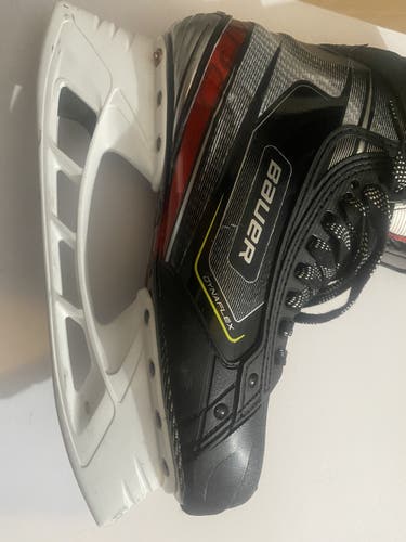 Senior Bauer Regular Width Pro Stock Size 7 Vapor 2X Pro Hockey Skates