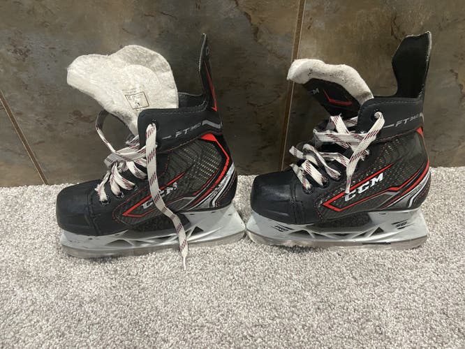 Used CCM Regular Width Size 11 JetSpeed FT360 Hockey Skates