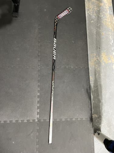 Senior Right Handed Mid Pattern  Vapor Hyperlite Hockey Stick