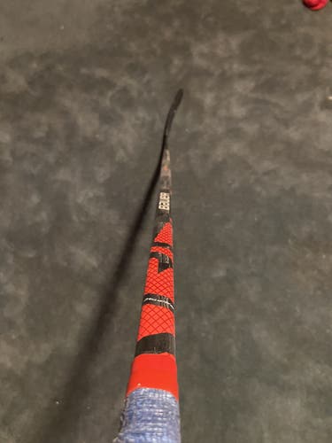 Intermediate Left Hand Mid Pattern  Vapor FlyLite Hockey Stick