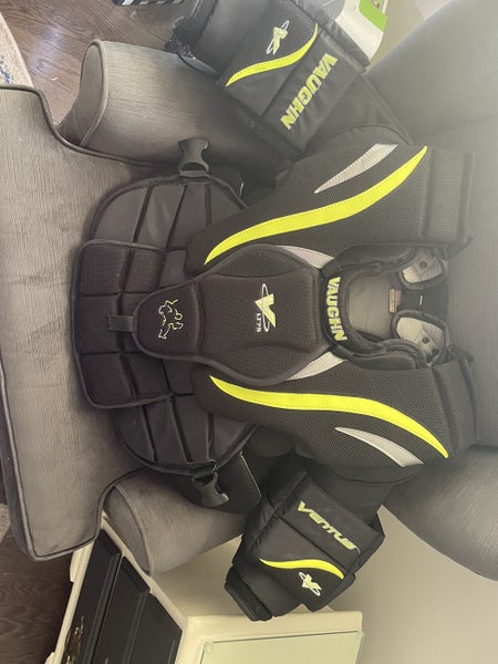 Junior XL Vaughn LT75 Goalie Chest Protector
