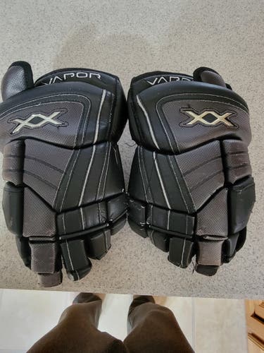 Black Used Senior Bauer Vapor xx Gloves 13"