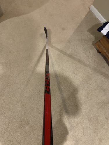Senior Right Handed Toe Pattern  Jetspeed FT4 Pro Hockey Stick