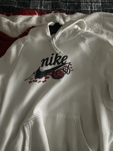 White Men's Large Nike Sweatshirt
