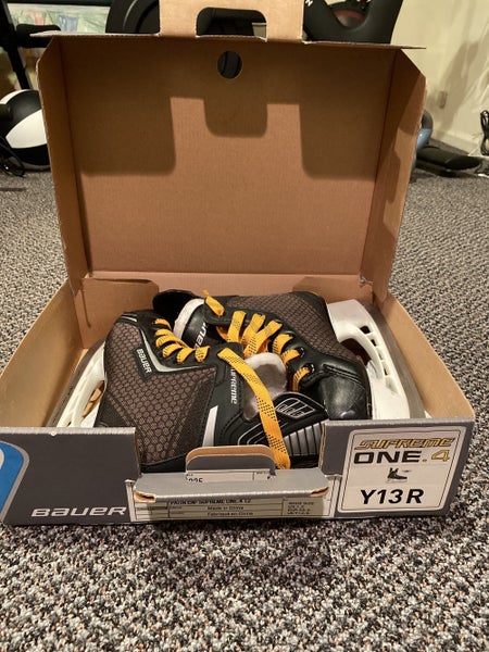 Youth Bauer Regular Width Size 13 Supreme One.4 Hockey Skates