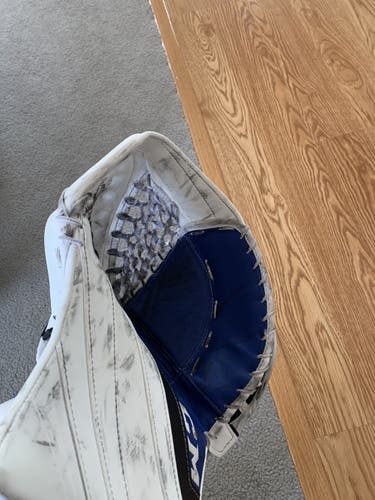 Pro Return Slightly Used CCM Eflex 5 Glove