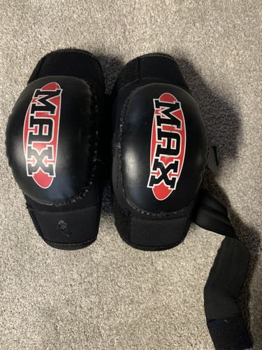 Hespeler MRX senior elbow pads