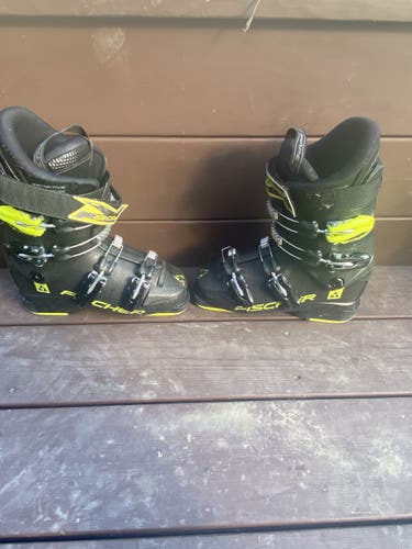 Used Fischer Ski Boots