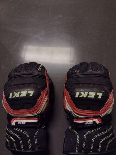 Black Youth Unisex Used Small Leki World Cup Racing Titanium S