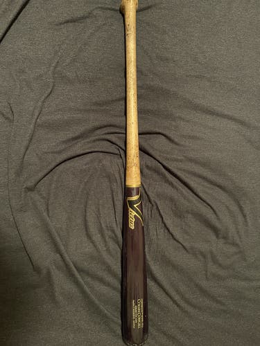 33.5/30.5 Awe Handle Victus Wood Bat