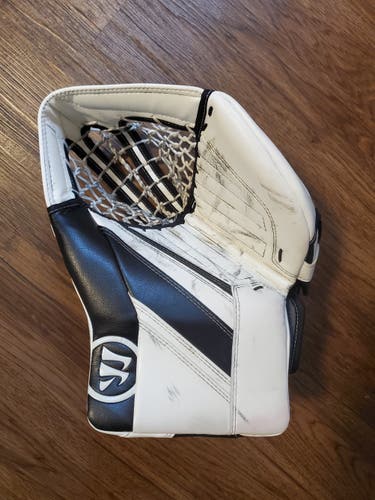 White & Black Senior Warrior Ritual GT2 Goalie Glove, Regular, Used - Nice Condition!