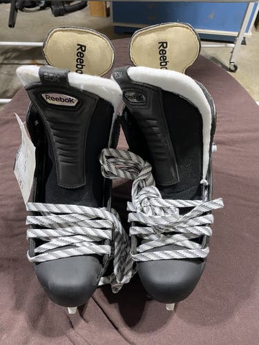 Senior Reebok Regular Width Size 11 20k Hockey Skates