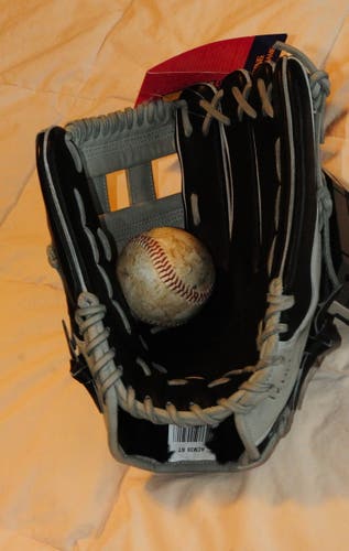 Black New High School/College Akadema Right Hand Throw Outfield ACM 39 Baseball Glove 12.75"