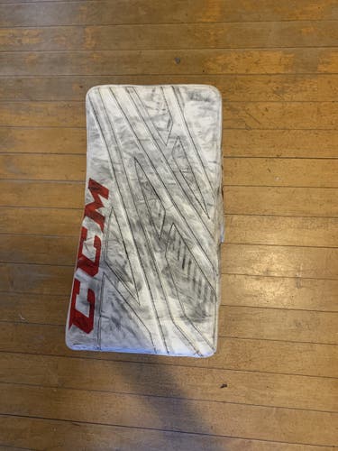 CCM Extreme Flex 4.9 Senior Blocker Used
