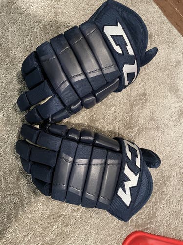 Senior CCM HG98 Gloves 14" - worn once - perfect condition