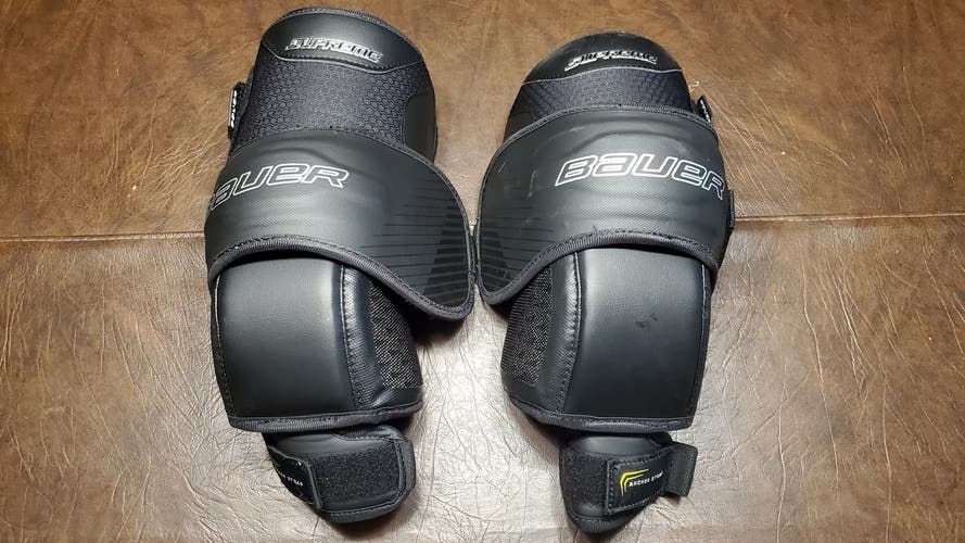 LIKE NEW Bauer Supreme Knee Guards Size Senior