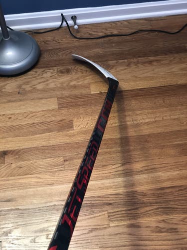Senior Right Handed Toe Pattern  Jetspeed FT4 Pro Hockey Stick