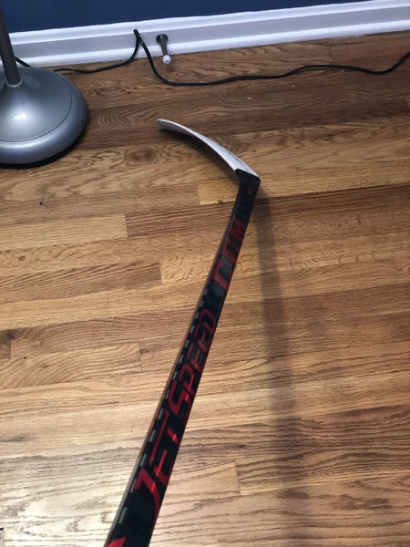 Senior Right Handed Toe Pattern Jetspeed FT4 Pro Hockey Stick