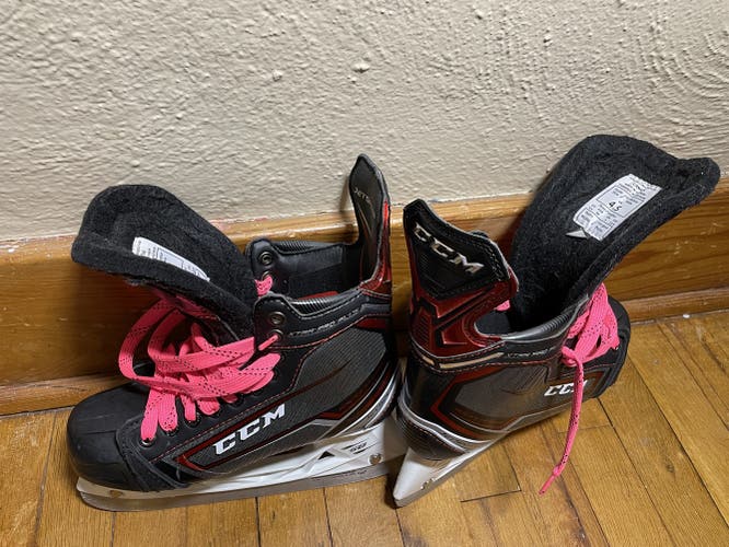 Junior Used CCM JetSpeed Xtra Pro Plus Hockey Skates Regular Width Size 4.5