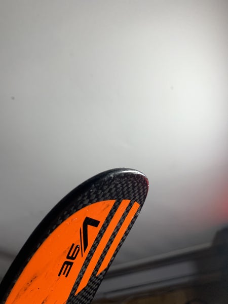 New Intermediate Easton Right Handed V9E Hockey Stick Mid Pattern |  SidelineSwap