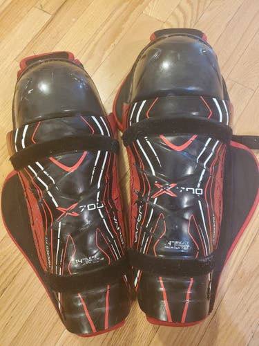 Used Bauer Vapor X700  Shin Pads