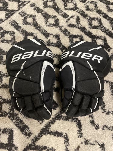 Black Junior Bauer 11"  Vapor X20 Gloves
