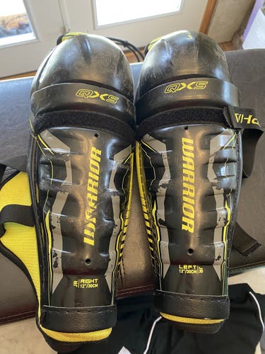 Junior Warrior Alpha QX5 Shin Pads