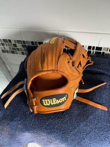 Orange High School/College Infield 11.75" A2000 Baseball Glove