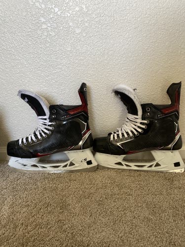 Senior CCM Wide Width Pro Stock Size 9 JetSpeed FT2 Hockey Skates