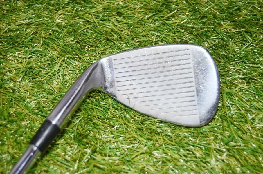Adams 	Tight Lies 	9 Iron 	Right Handed	36"	Steel 	Regular	New Grip