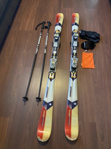 Atomic B5 M2Tron skies w bindings & gear