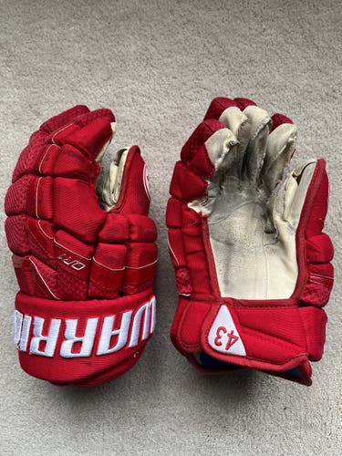 Used 14" Warrior QR1 Pro Gloves Detroit Red Wings Darren Helm