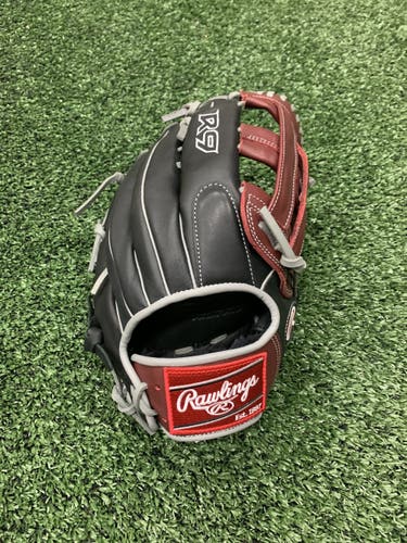 New Right Hand Throw 12.75" R9 Baseball Glove