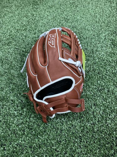 New Right Hand Throw 11.75" Softball Glove