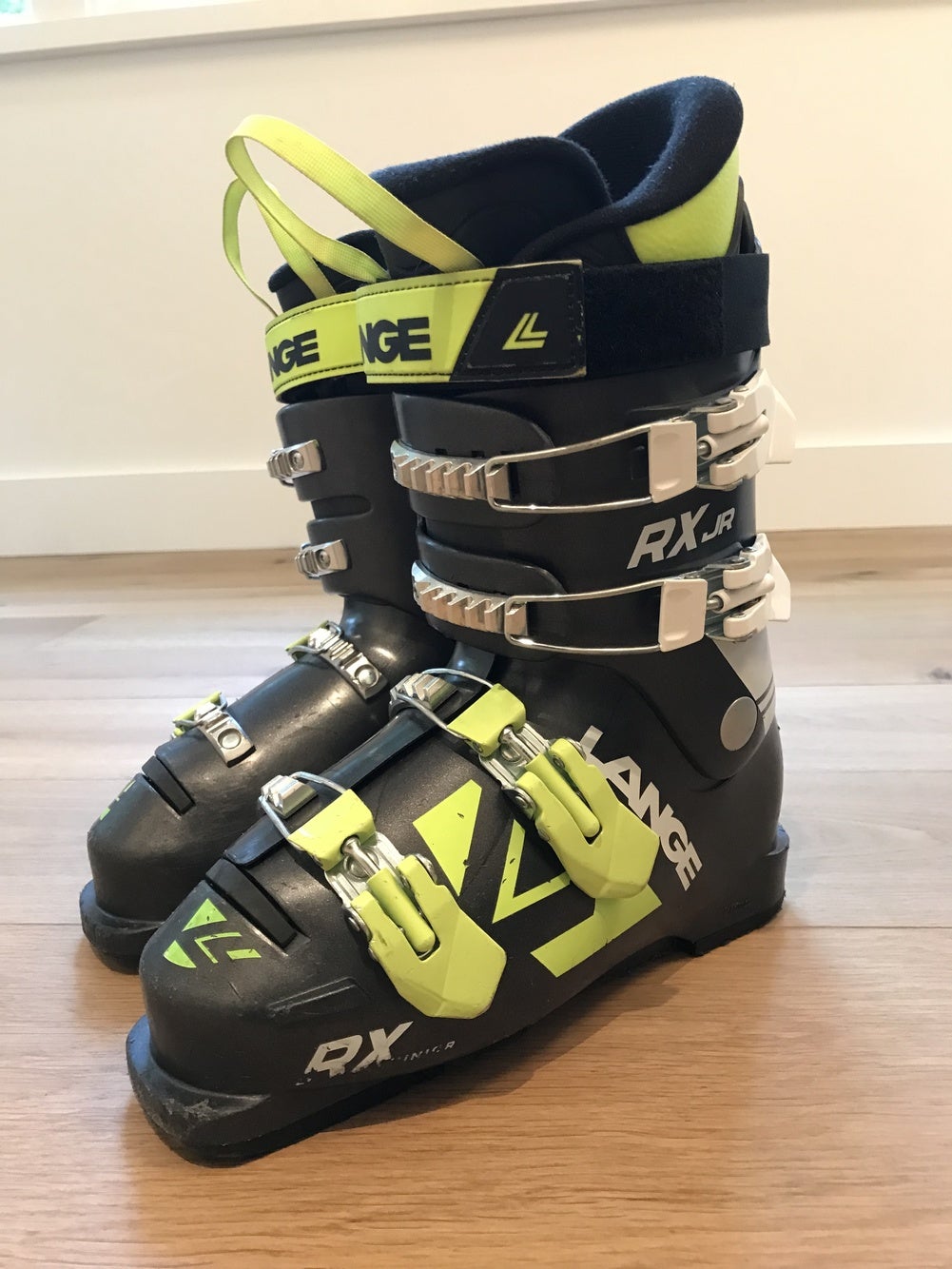 Used Lange RX 80 LV 235 MP - J05.5 - W06.5 Downhill Ski / Womens Boots  Downhill Ski / Womens Boots