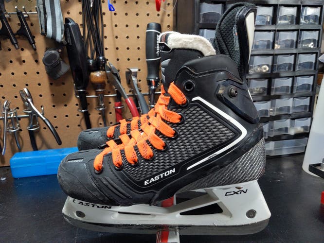 Used Junior Easton Mako M7 Hockey Skates Regular Width Size 4