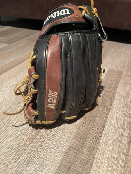 Brown Used Adult Wilson Right Hand Throw Infield A2K Baseball Glove 11.5"
