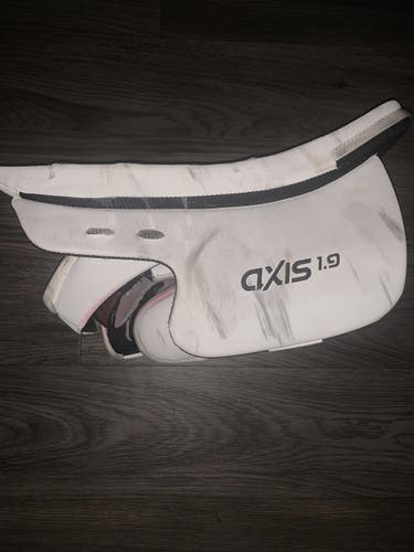 Ccm Axis 1.9 Goalie Blocker
