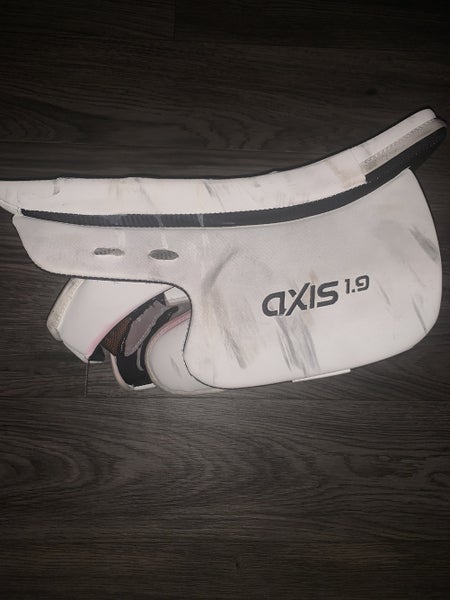Ccm Axis 1.9 Goalie Blocker