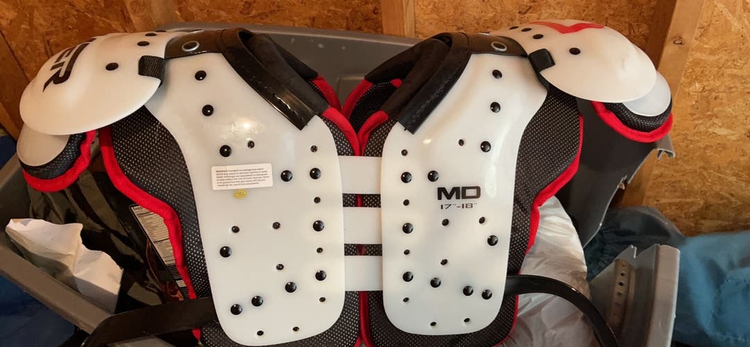 Used Medium Gear Pro Tec Shoulder Pads