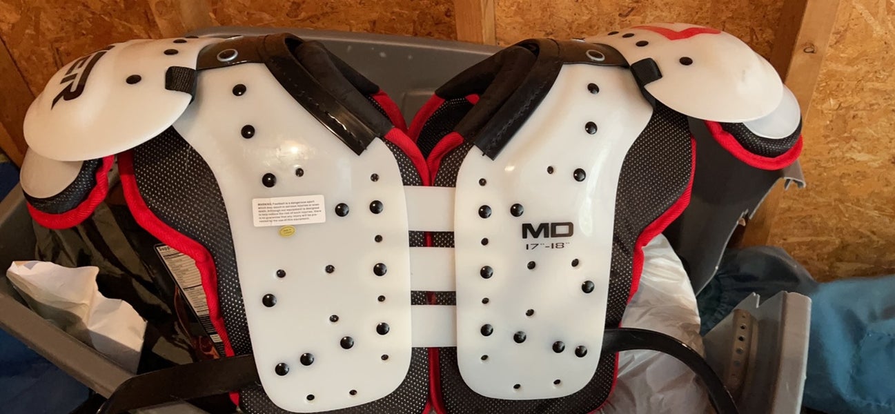 Used Medium Gear Pro Tec Shoulder Pads
