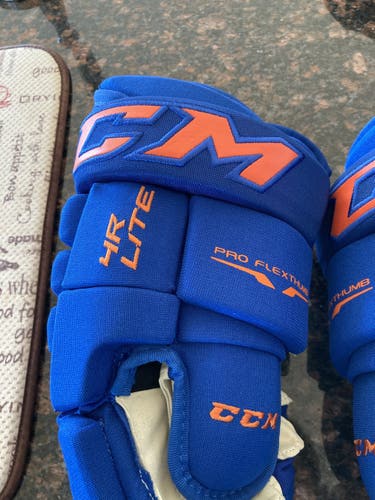 Brand new ccm 4r lite gloves