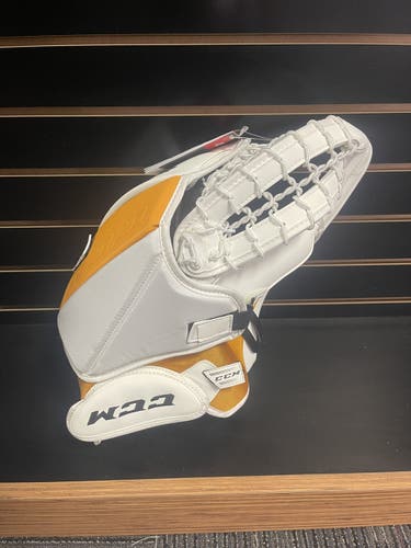 CCM EFLEX 5.9 Goalie Glove And Blocker Sr