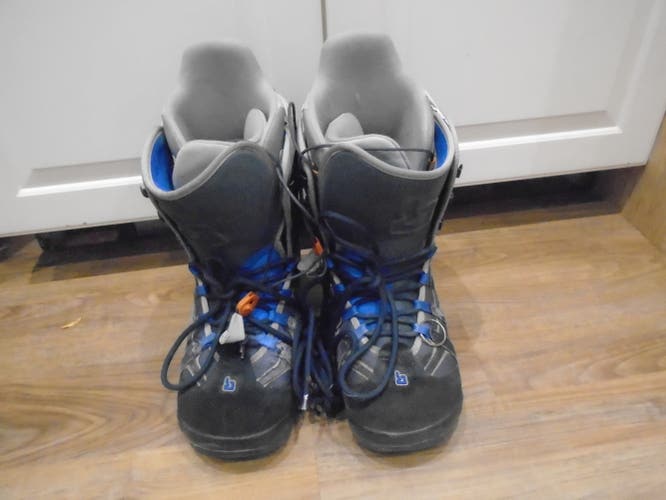 Used Size 11 (Women's 12) Burton Moto Snowboard Boots