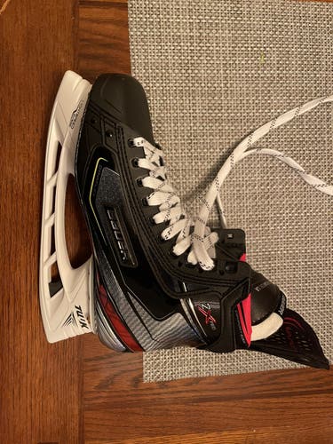 Senior Bauer Regular Width Pro Stock Vapor 2x Hockey Skates