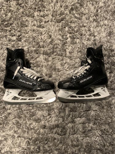 Bauer Size 8 Supreme UltraSonic Skates