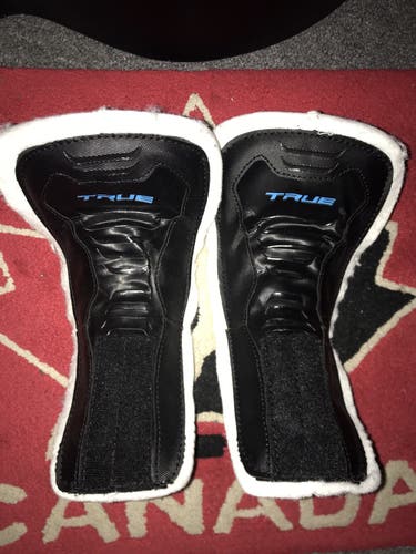 True Skate Tongues Sz 8