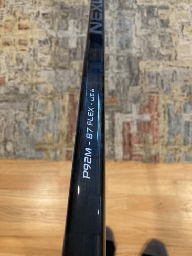 Senior Right Handed Mid Pattern  Nexus 2N Pro Hockey Stick